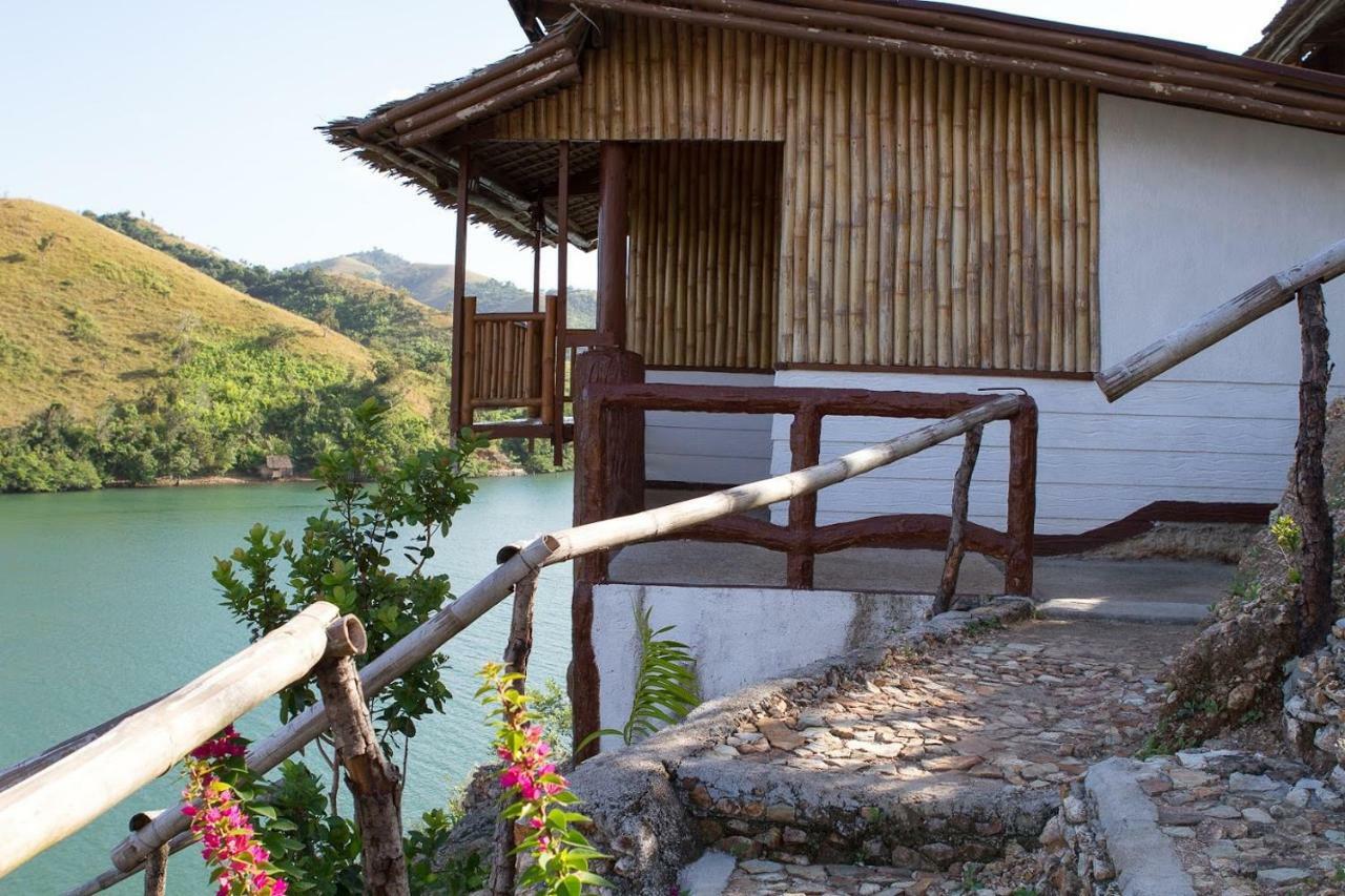 Borac Bay Bungalows Hotel And Resort Exteriör bild