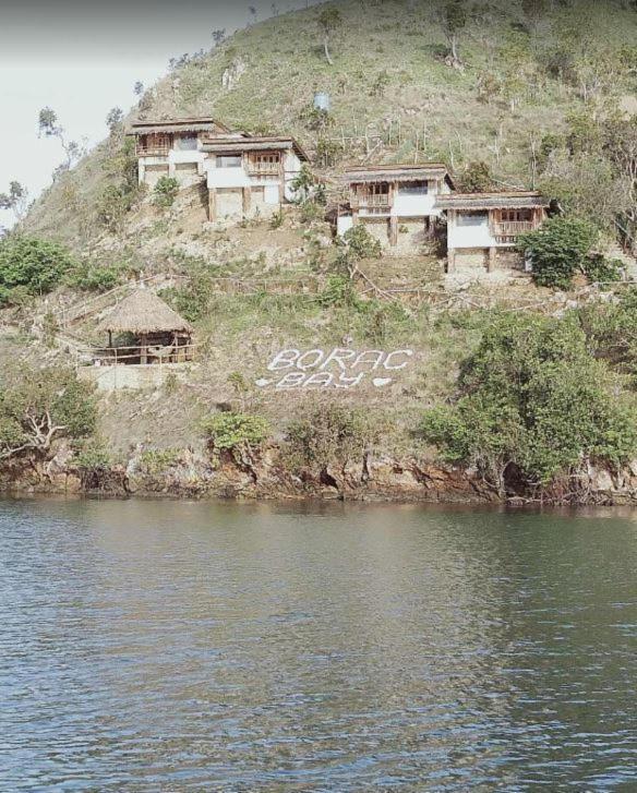Borac Bay Bungalows Hotel And Resort Exteriör bild